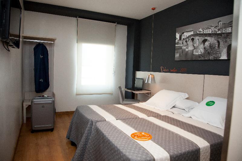 Hotel Bed4U Tudela Bagian luar foto